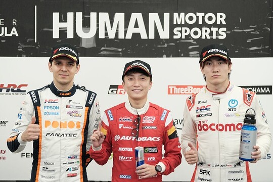 決勝フォトセッション: トップ3のドライバーたち 決勝フォトセッション: トップ3のドライバーたち