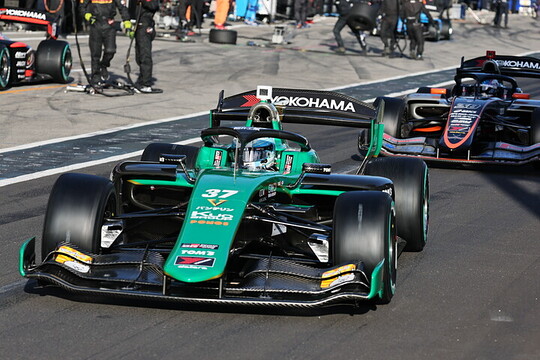 予選6位はサッシャ・フェネストラズ（VANTELIN TOM\'S SF23）