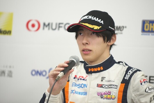 決勝記者会見: 2位の佐藤蓮(PONOS NAKAJIMA RACING) 決勝記者会見: 2位の佐藤蓮(PONOS NAKAJIMA RACING)