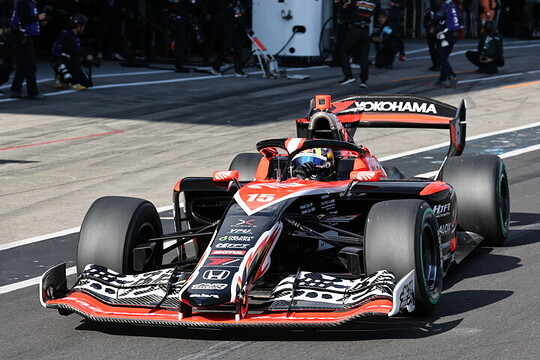 ポールポジションは岩佐歩夢（AUTOBACS MUGEN SF23）