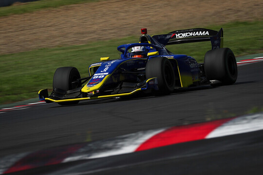 フリー走行1回目: トップタイムは小出峻（San-Ei Gen with B-Max SF23）