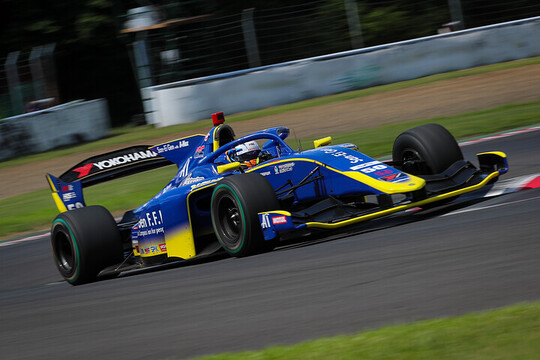 フリー走行1回目: トップタイムは小出峻（San-Ei Gen with B-Max SF23）