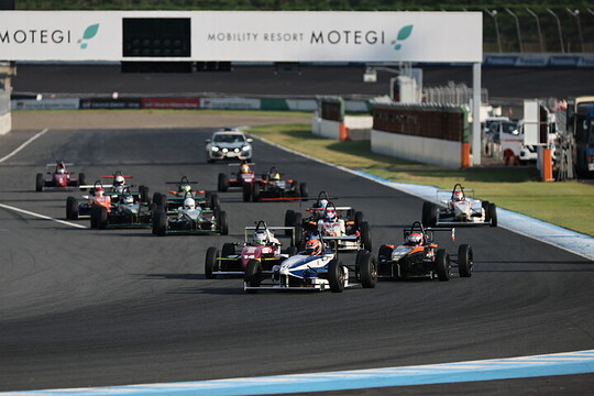 決勝がスタートした