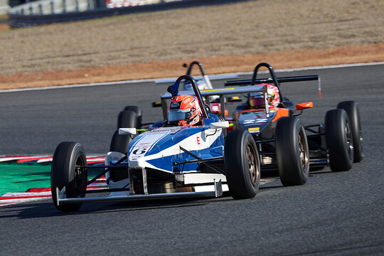 決勝3位は吉田馨（TAKE FIRST KKS-2）