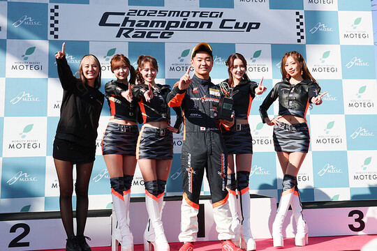 チャンピオンを獲得した酒井翔太（ファーストガレージKK-S2）