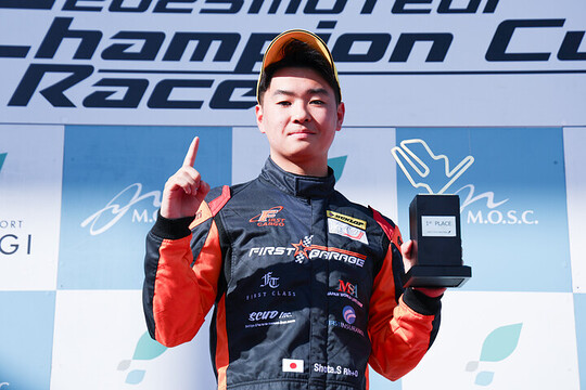 決勝2位の酒井翔太(ファーストガレージKK-S2) 決勝2位の酒井翔太(ファーストガレージKK-S2)