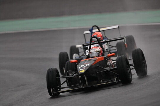 酒井翔太と吉田馨の2位争い