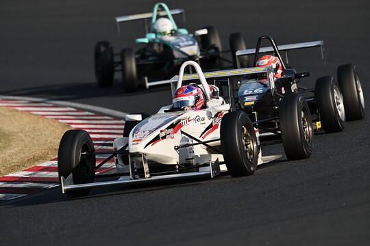 レース終盤の3位争い レース終盤の3位争い