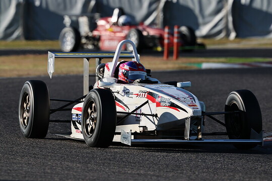 予選3位は鈴木七瀬(ネッツトヨタ三重with FORM) 予選3位は鈴木七瀬(ネッツトヨタ三重with FORM)