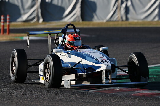 ポールポジションは吉田馨(TAKE FIRST KKS-2) ポールポジションは吉田馨(TAKE FIRST KKS-2)