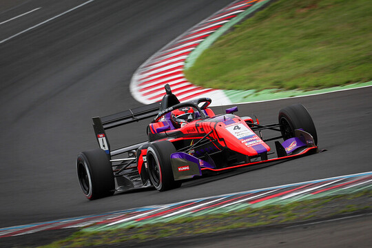 マスタークラス: 第10戦ポールポジション、第11戦予選3位の今田信宏(JMS RACING TEAM) マスタークラス: 第10戦ポールポジション、第11戦予選3位の今田信宏(JMS RACING TEAM)