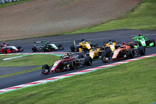 決勝がスタートした 決勝がスタートした