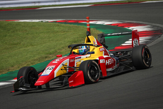 決勝3位は野村勇斗（HFDP WITH B-MAX RACING）