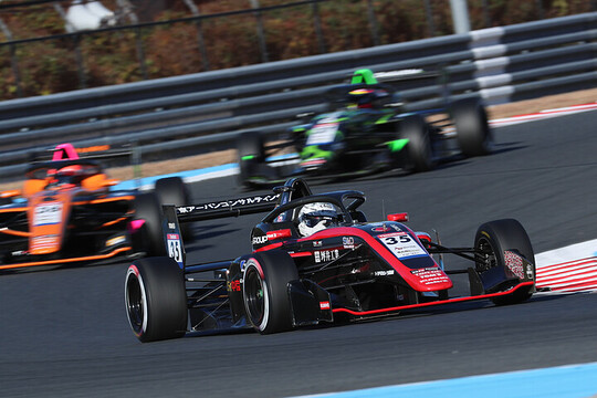 第16戦、第17戦とも予選2位は佐野雄城（モビリティ中京 TOM\'S TGR-DC SFL）