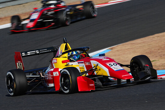 第16戦、第17戦ともポールポジションは野村勇斗（HFDP WITH B-MAX RACING）