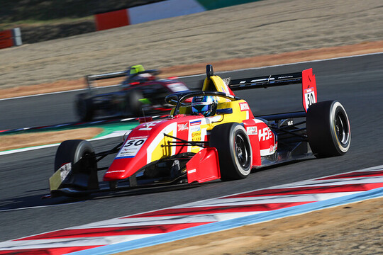 優勝は野村勇斗（HFDP WITH B-MAX RACING）