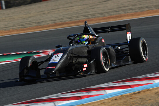 マスタークラス決勝3位はケン・アレックス（BUZZ RACING ）