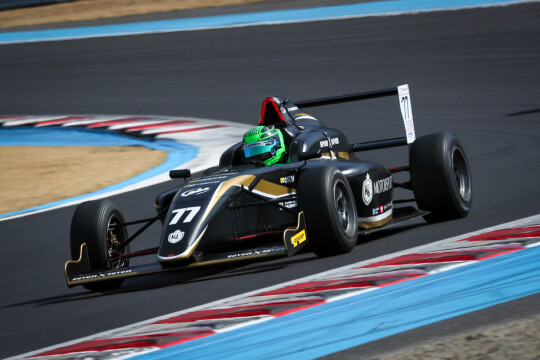 決勝4位は佐藤佑月樹（KF MOTORSPORT F110）