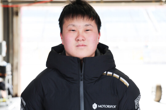 決勝4位の佐藤佑月樹（KF MOTORSPORT）