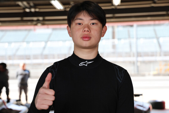 予選4位のユゥー・デ・ルー（AKILAND RACING）