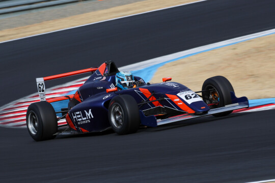 ポールポジションは小熊孝誠（HELM MOTORSPORTS F110）