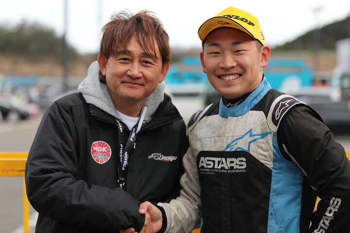 S-FJ: 優勝した藤井翔太とチーム代表の道上龍氏