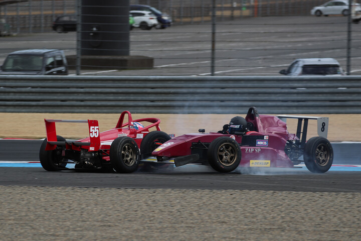 スタート直後のアクシデント3