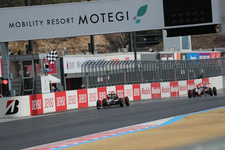 FJ1500: トップでゴールする磐上隼斗