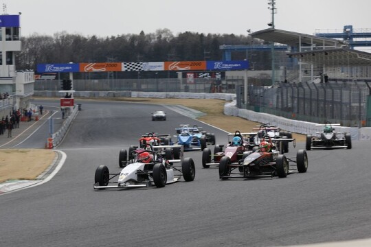 決勝がスタートした