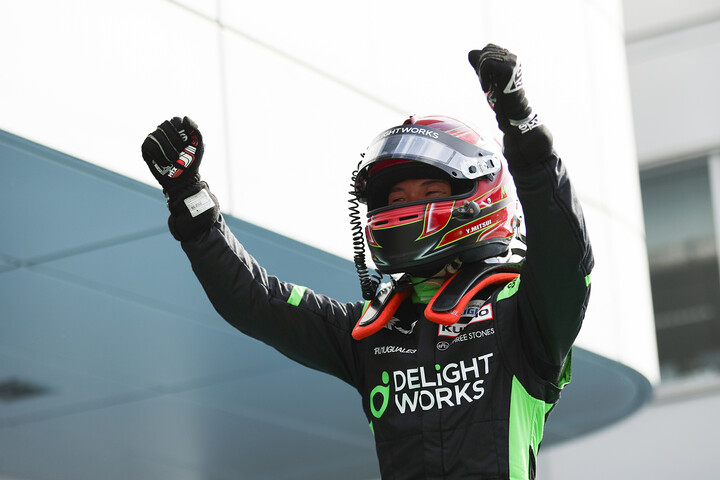 優勝した三井優介（DELiGHTWORKS RACING）