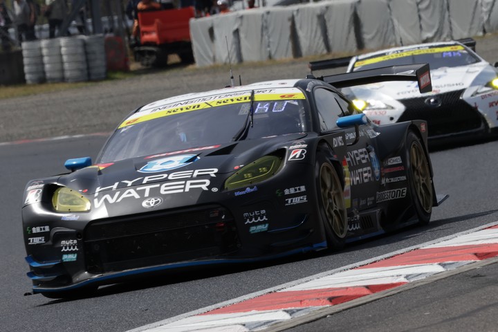 GT300クラス決勝2位はHYPER WATER INGING GR86 GT（堤優威／卜部和久）