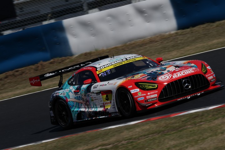 公式練習：GT300クラス3位はグッドスマイル 初音ミクAMG（谷口信輝／片岡龍也）