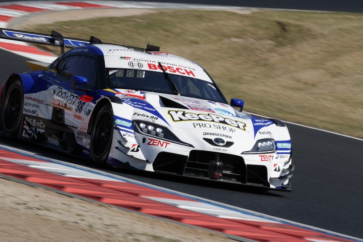 GT500クラスポールポジションはKeePer CERUMO GR Supra（大湯都史樹／小林利徠斗）