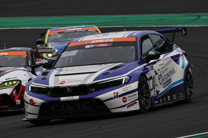 ST-TCRクラス優勝は100号車HITONOWA TTS CIVIC-TCR（山木陽介／中野信治／佐藤凛太郎／山西康司）