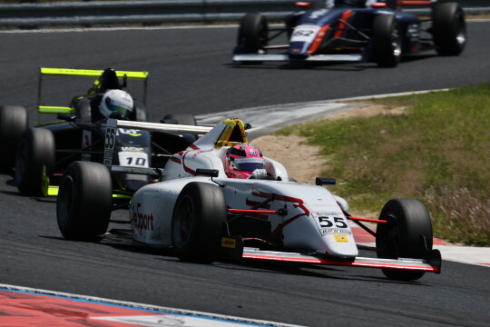 優勝した酒井龍太郎（MITSUSADA RACING）