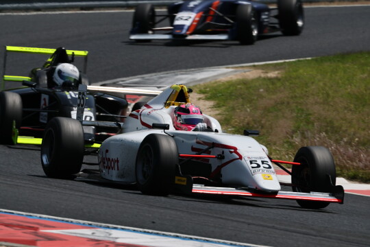 優勝した酒井龍太郎（MITSUSADA RACING）