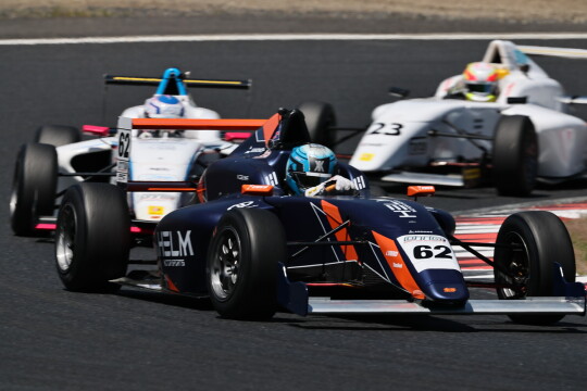 決勝2位は小熊孝誠（HELM MOTORSPORTS F110）
