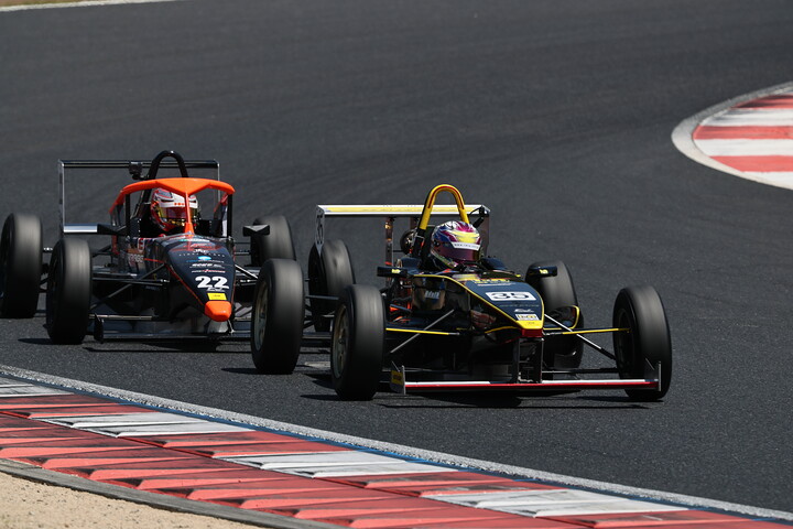 井出七星翔（S-FJ）と酒井翔太（F1500）の争い