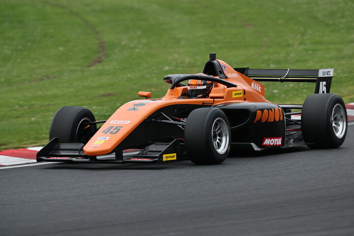 予選3位は洞地遼⼤（PONOS RACING F111/3）