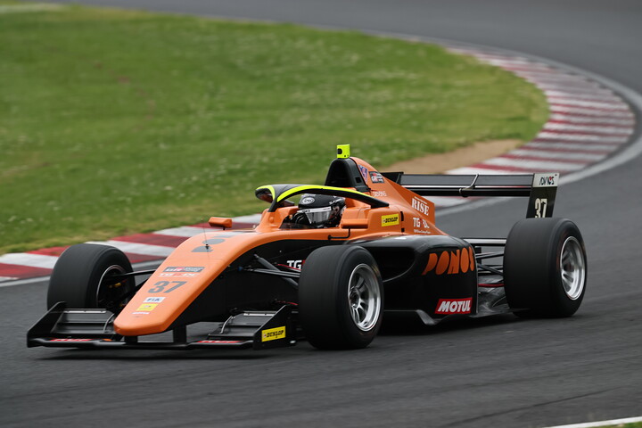 予選3位は三浦柚貴（PONOS RACING TOM'S TGR-DC FR）