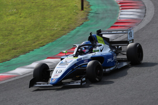 スプリント2位はジョアンヌ・チコンテ(FLEET KDDP KC-MG01)