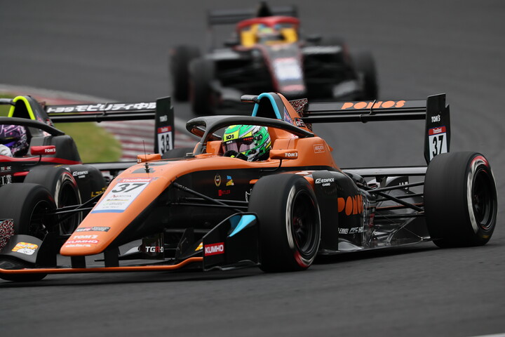 決勝4位はアクシャイ・ボーラ（PONOS Racing TOM'S SFL）