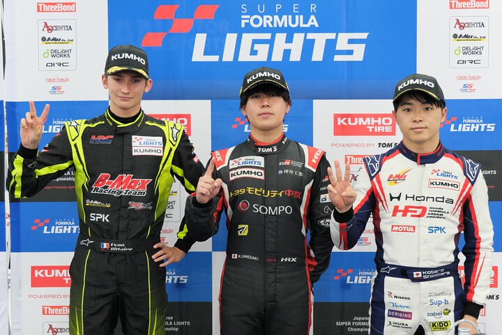 決勝フォトセッション：トップ3のドライバーたち