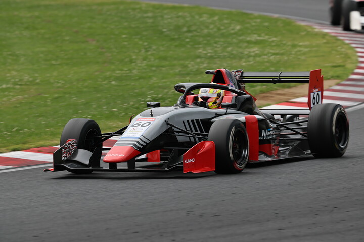決勝6位は熊谷憲太（LMcorsa OTG 320）