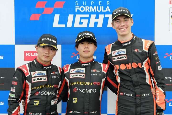 決勝フォトセッション：トップ3のドライバーたち