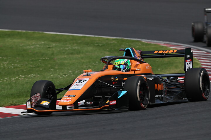 決勝2位はアクシャイ・ボーラ（PONOS Racing TOM'S SFL）