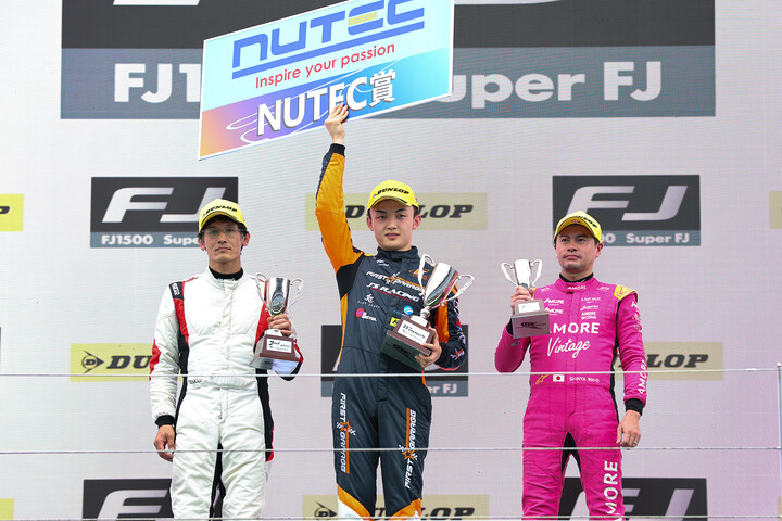 スーパーFJの表彰式