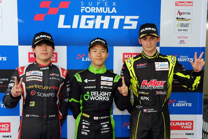 決勝フォトセッション：トップ3のドライバーたち