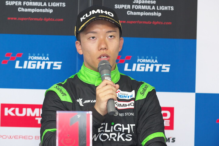 決勝記者会見：優勝した三井優介（DELiGHTWORKS RACING）
