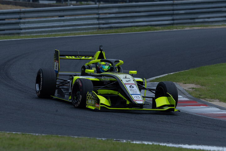 マスタークラス優勝はケン・アレックス（BUZZ RACING）